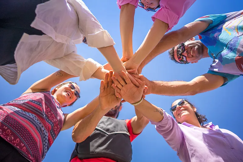 Looking for an EXTRA INCOME? Make money easily!