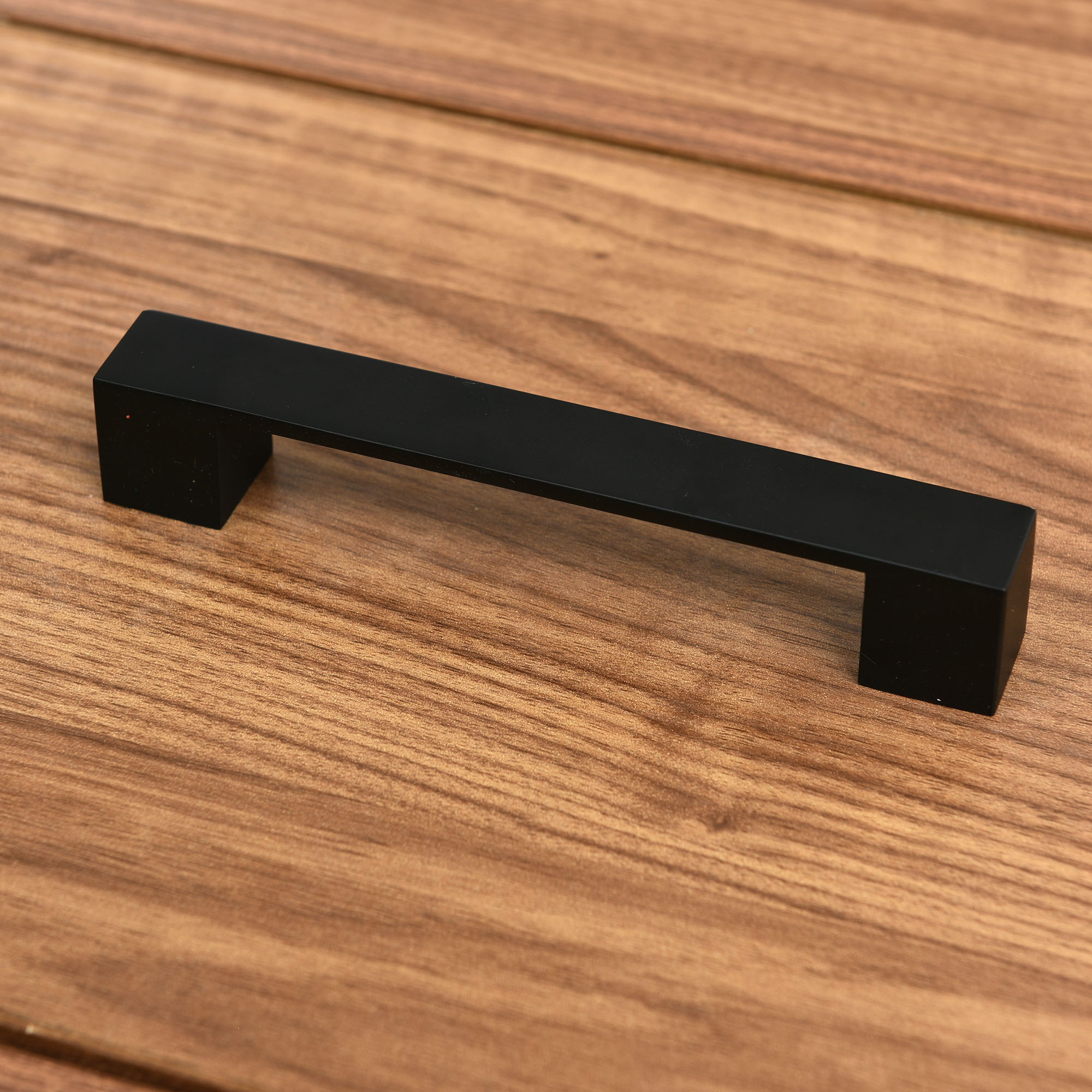 24'' Freestanding Bathroom Vanity with Ceramic Basin Sink and 3 Drawers