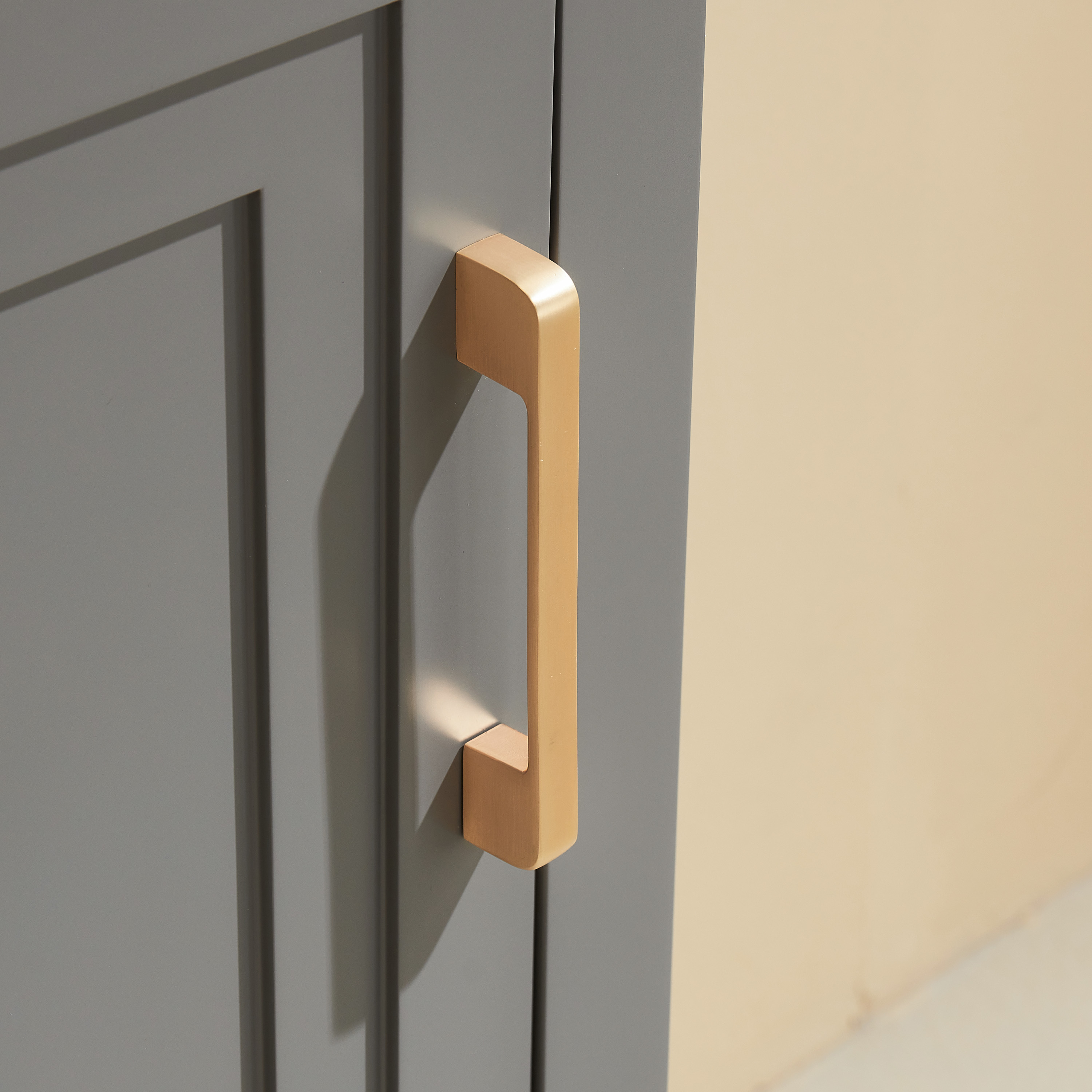 Fully Assembled 18"-60" Freestanding Bathroom Vanity with Integrated Top