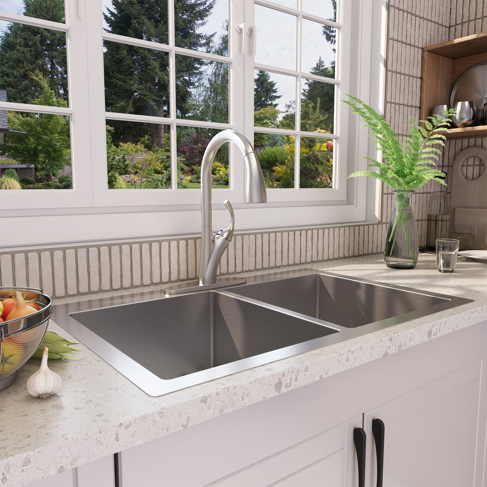 Single Handle Pull Down Kitchen Faucet with 3-Spray Modes and Deck Plate