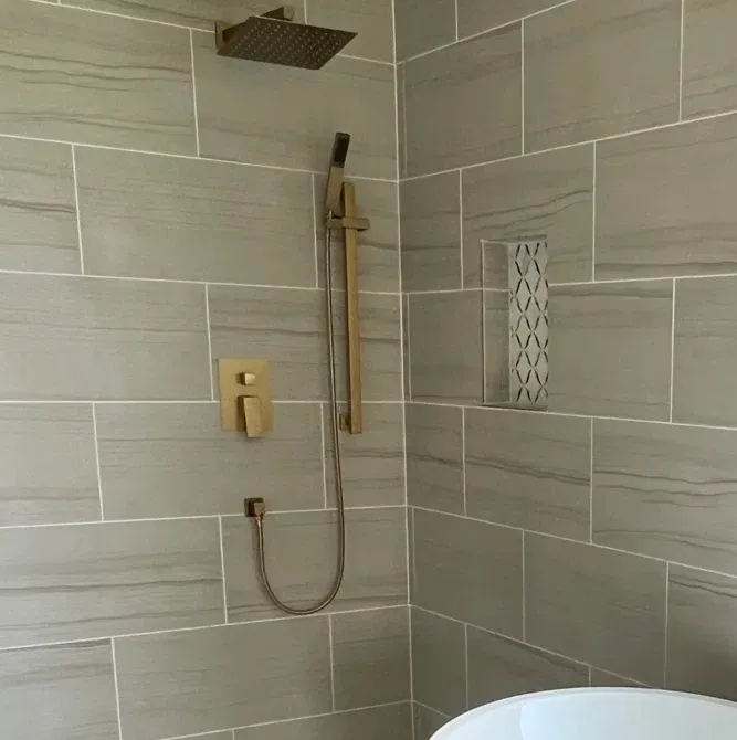 Brushed Gold Rain Shower Head Fixtures in Bathroom with Wall Mounted Shower Head