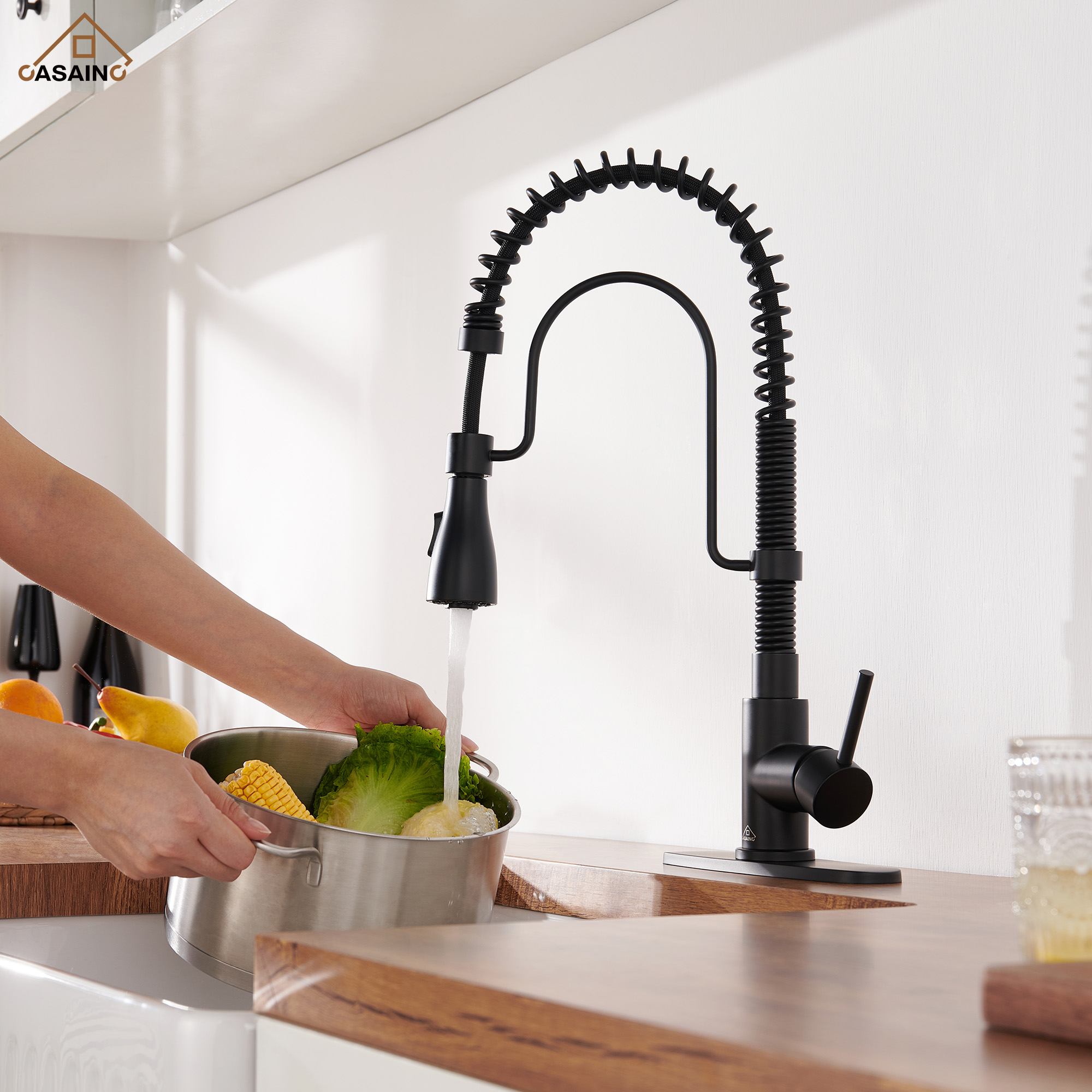 Single Handle Commercial Style Pull-Down Kitchen Faucet