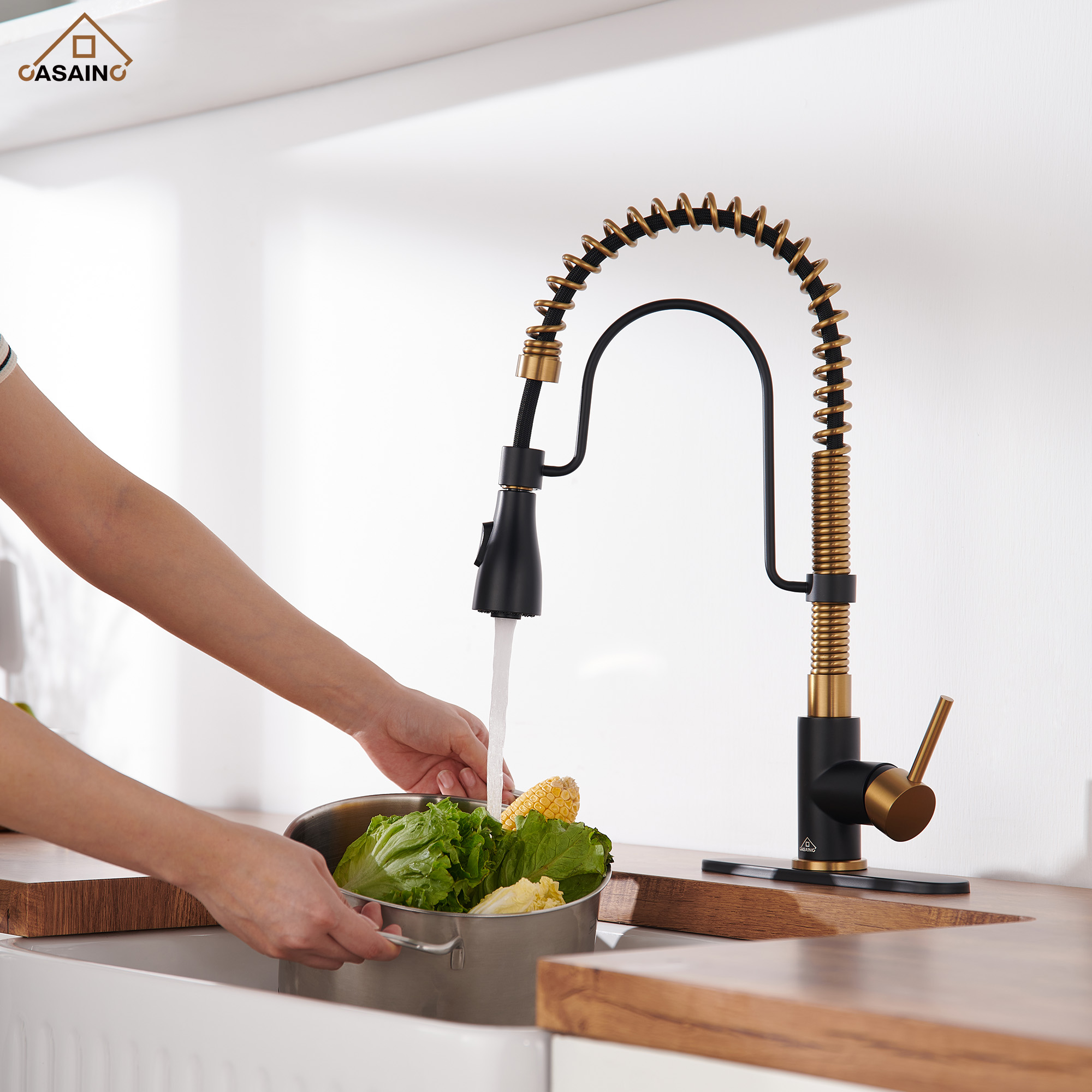 Single Handle Commercial Style Pull-Down Kitchen Faucet