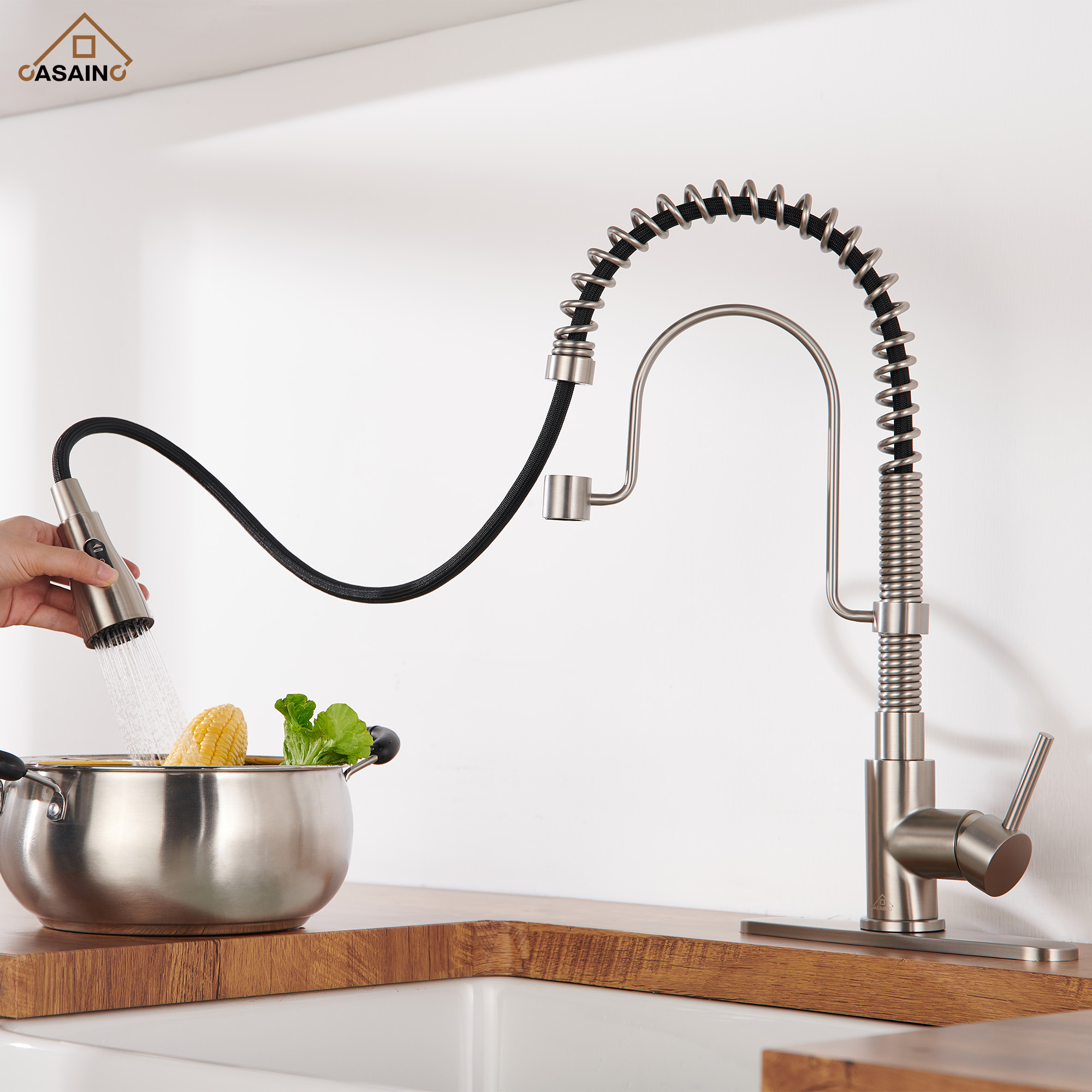 Single Handle Commercial Style Pull-Down Kitchen Faucet
