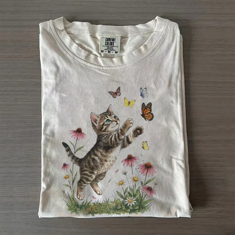Vintage Cute Kitten Butterfly 90s Graphic T-shirt