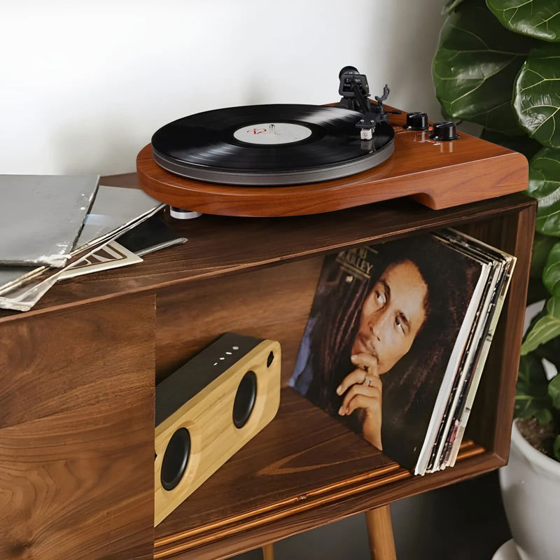 Wooden Bluetooth Turntable & Bookshelf Speakers Bundle UD009