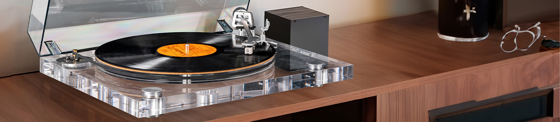 shop-new-arrivals-turntables-record-players-at-retrolifeplayer-com