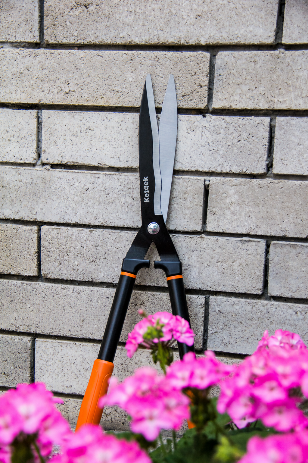 Kebtek 24.5Inch/620MM Heavy Duty Hedge Shears with Angled Shock-Absorbing Handle- KT2230-B