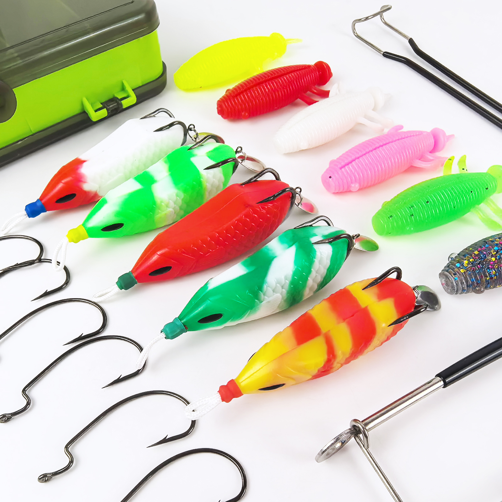 FREE FISHER 20pcs/Lot Thunder Frogs Kit,Topwater Soft Frog Baits Creature Lures,Offset Crankhooks with Fishing Tools Tackle Box