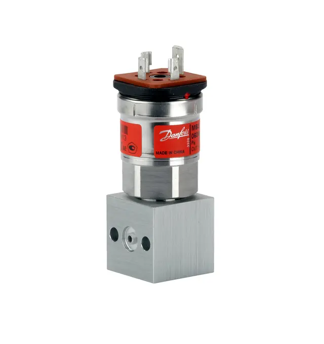 060G5693 Danfoss 0-16 Bar Pressure Transmitter with Flange Connection
