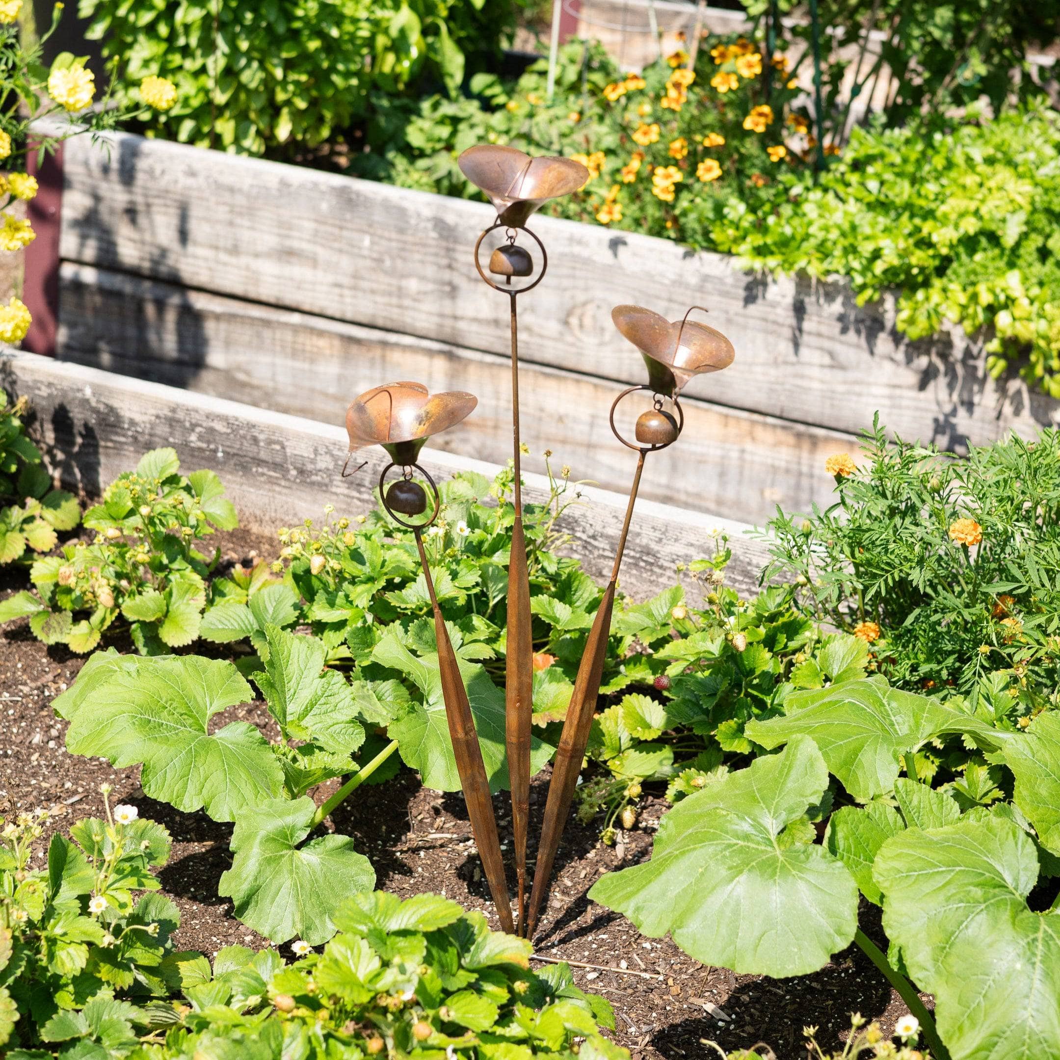 Happy Gardens - Triple Calla Lily Garden Stake