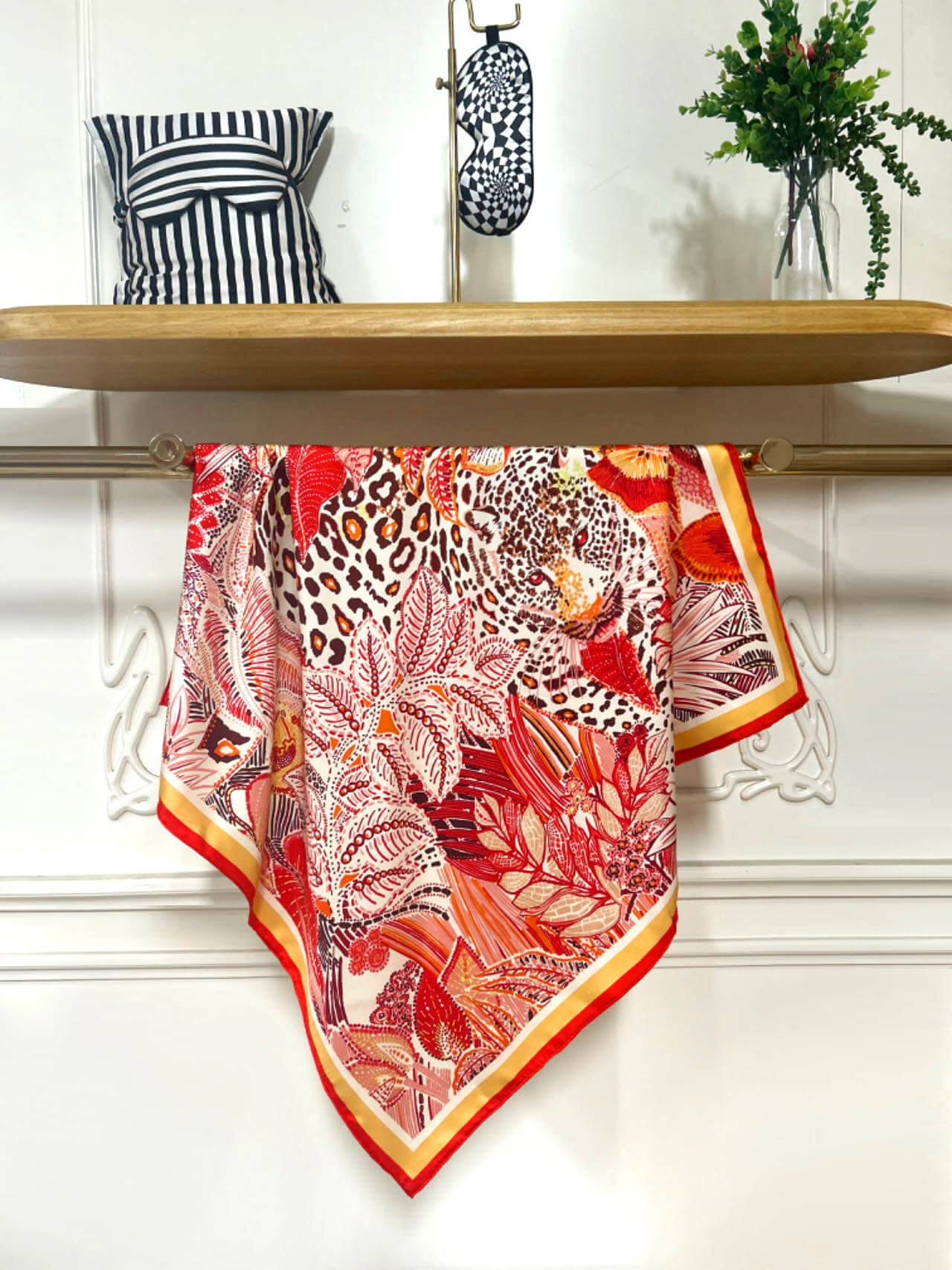 Seidenschal 18 Momme Beidseitig Bedruckt – Flammender Dschungel (52cm)