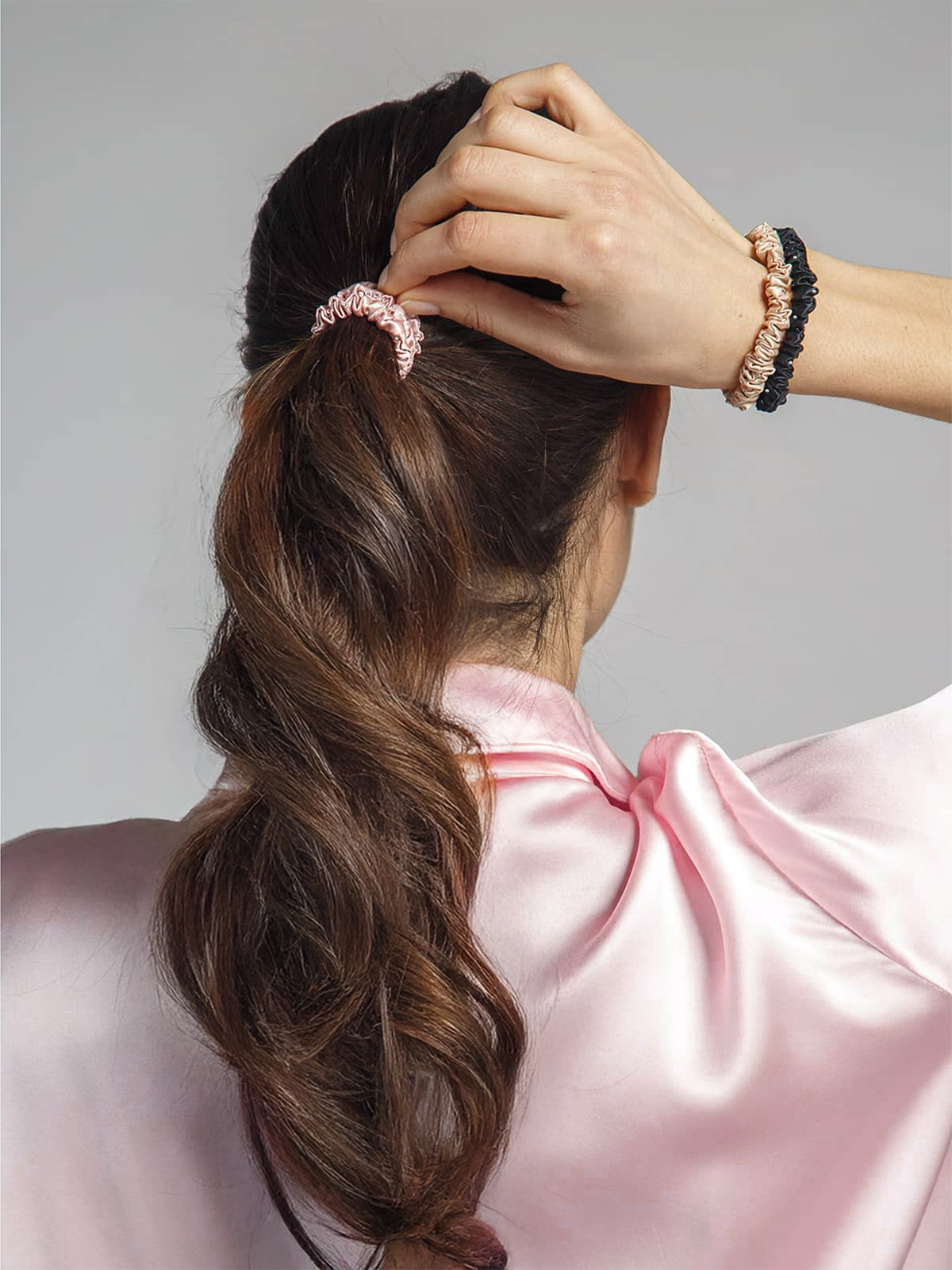 22Momme Seiden-Haargummi mit Strasssteinen, 5er-Set