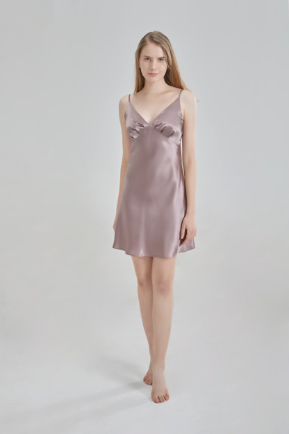 22 Momme Nachthemd-Hosenträger-Set