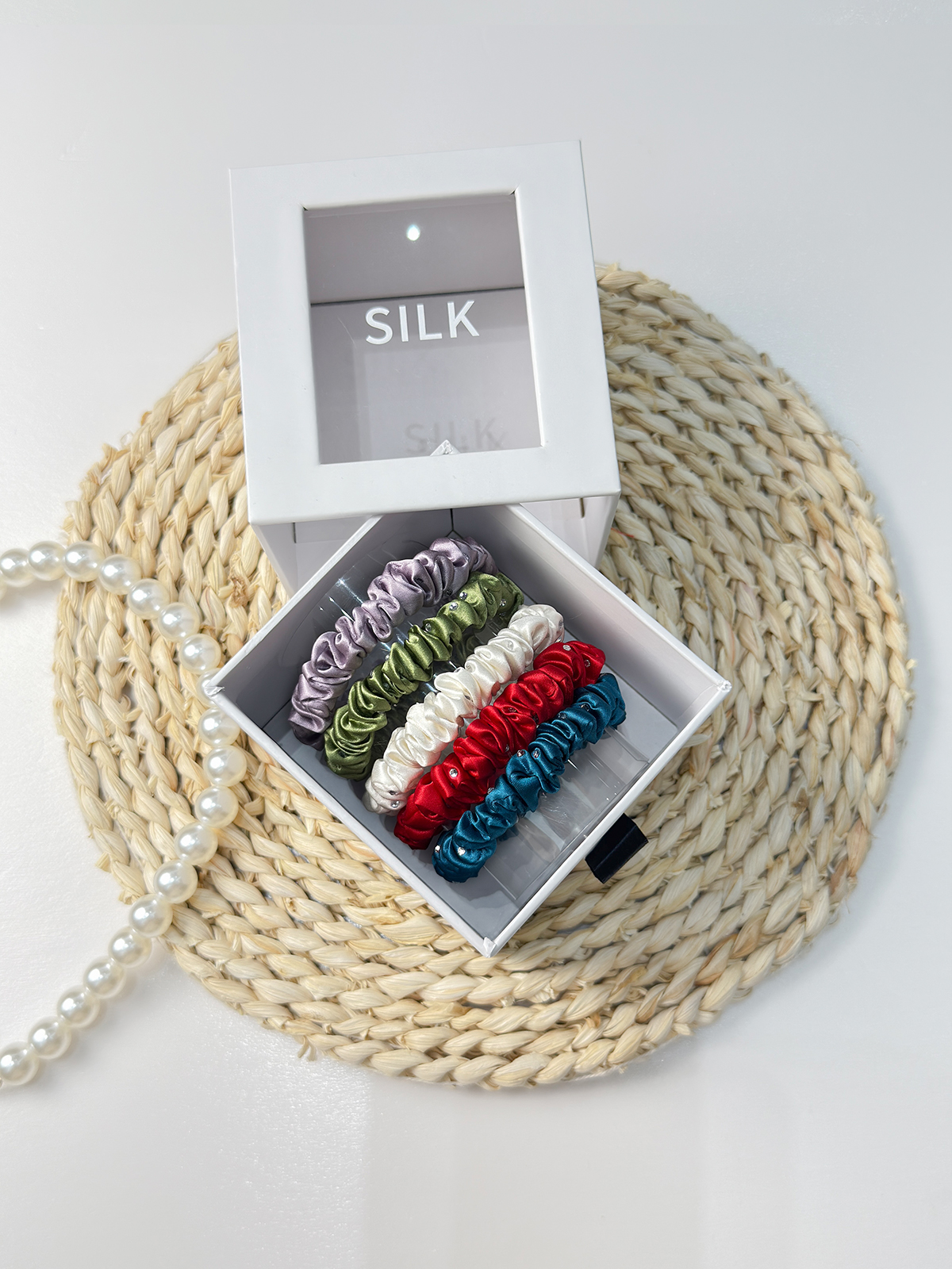 22Momme Seiden-Haargummi mit Strasssteinen, 5er-Set