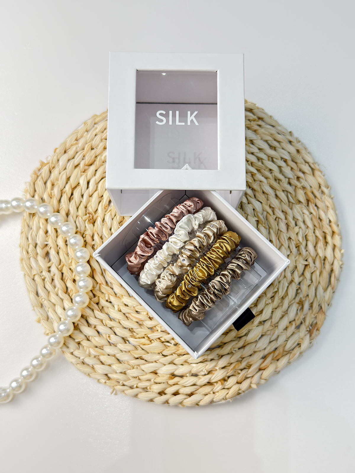 22Momme Seiden-Haargummi mit Strasssteinen, 5er-Set