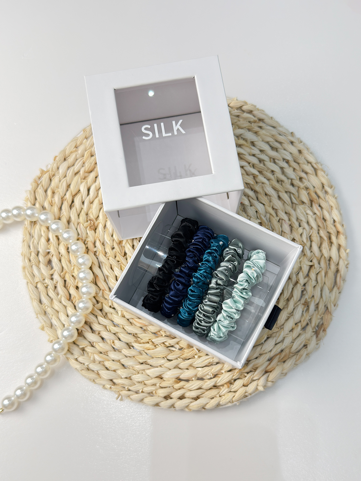 22Momme Seiden-Haargummi mit Strasssteinen, 5er-Set