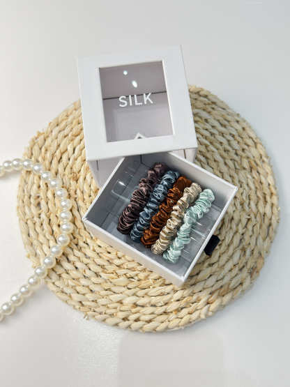 22Momme Seiden-Haargummi mit Strasssteinen, 5er-Set