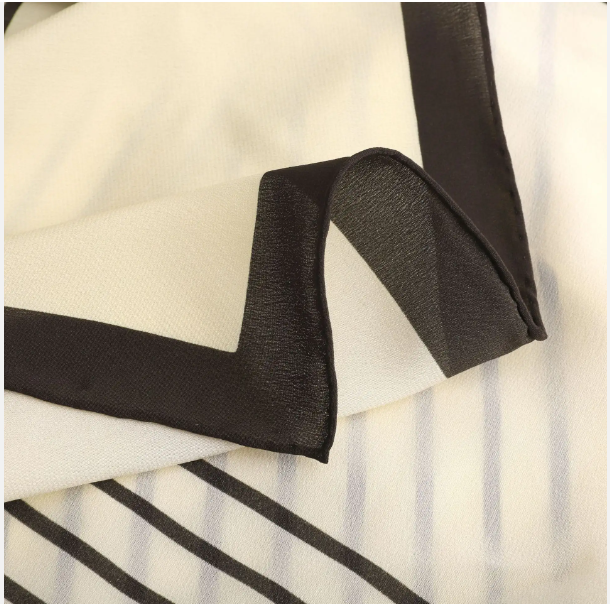 100% Maulbeerseide Schals Bedruckt 14MM Seidenkrepp Square Maßgeschneiderter Seidenschal