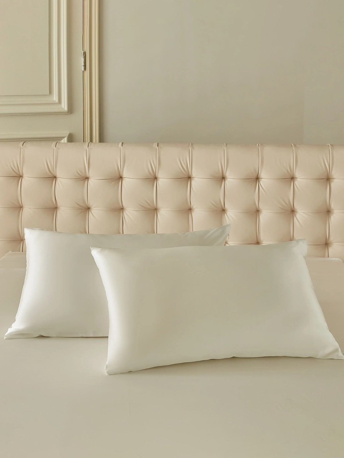 19 Momme 4-teiliges Seiden-Bettwäsche-Set (1 Bettbezug + 1 Spannbettlaken + 2 Kissenbezüge)