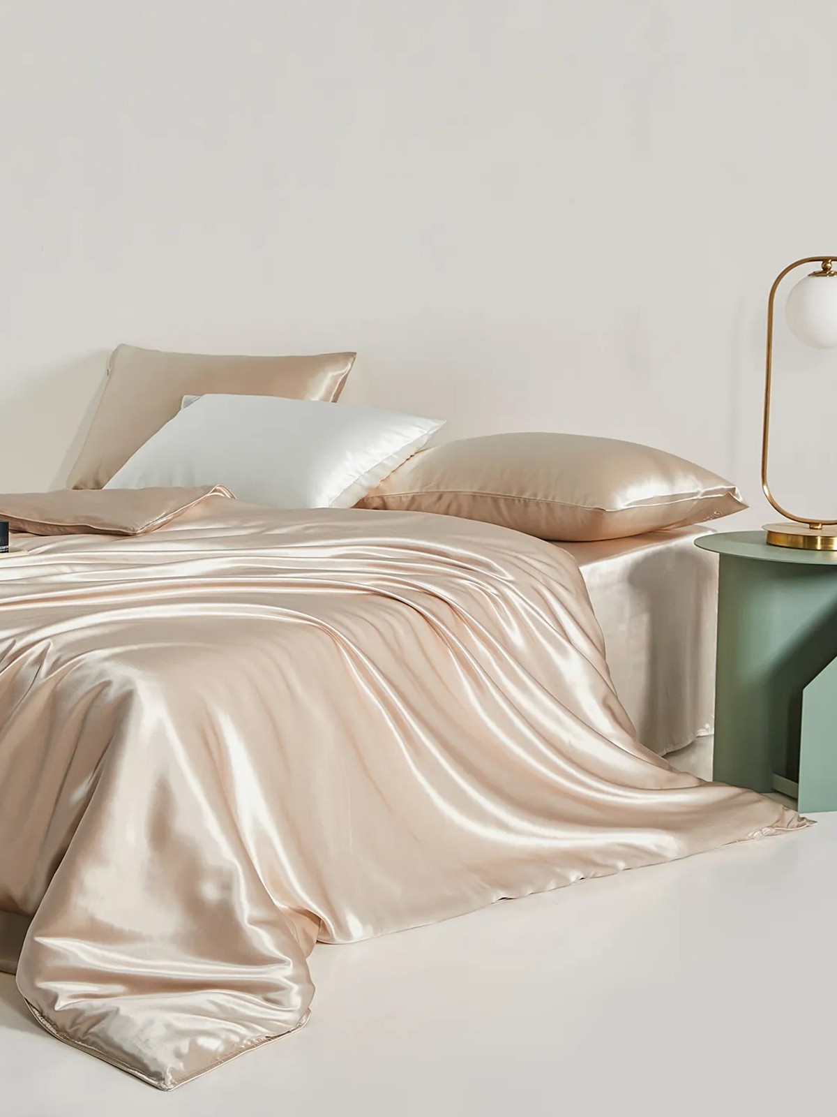 Parure de lit en soie 4 pièces 22 mommes (1 drap-housse + 1 housse de couette + 2 taies d'oreiller)