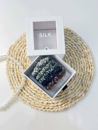 22Momme Seiden-Haargummi mit Strasssteinen, 5er-Set