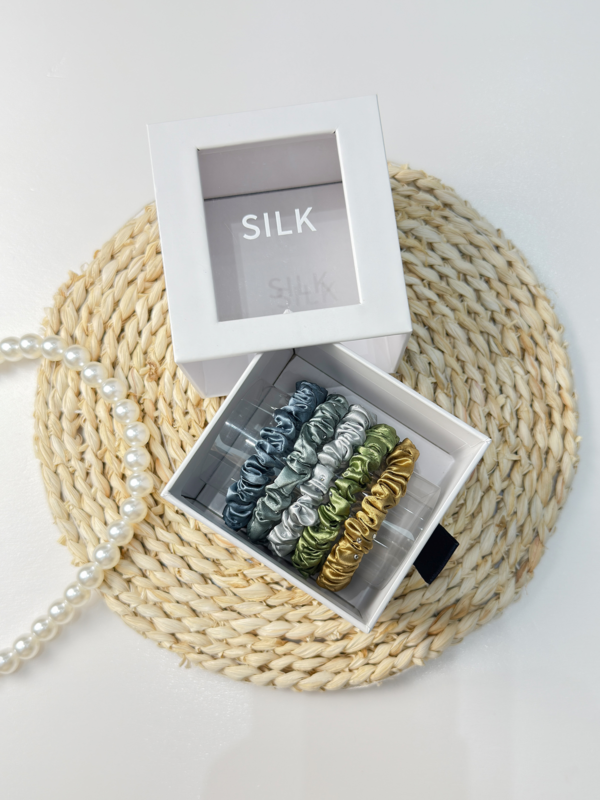 22Momme Seiden-Haargummi mit Strasssteinen, 5er-Set