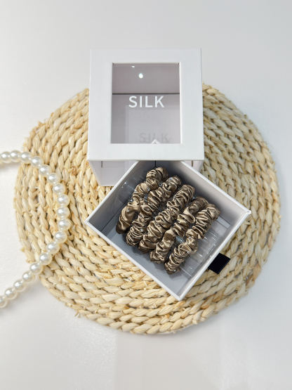 22 Momme Silk Hair Scrunchies 5-Pack (S, Solid Colors)