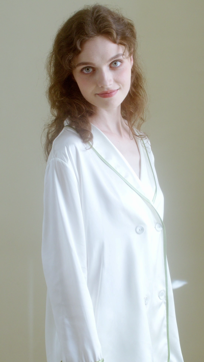 22Momme Pyjama-Set aus Seide mit Doppelreihern