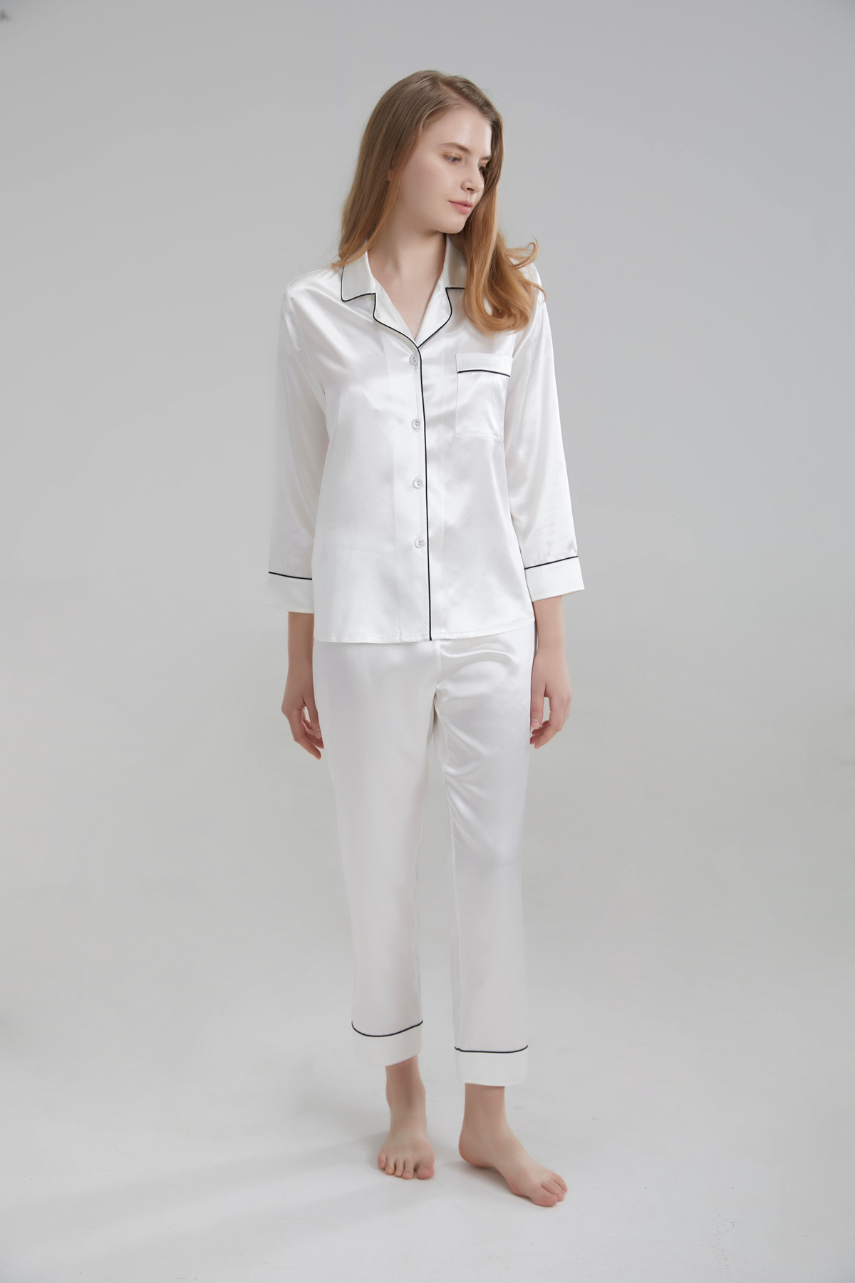 19 Momme Schlafanzug aus Seidenhemd