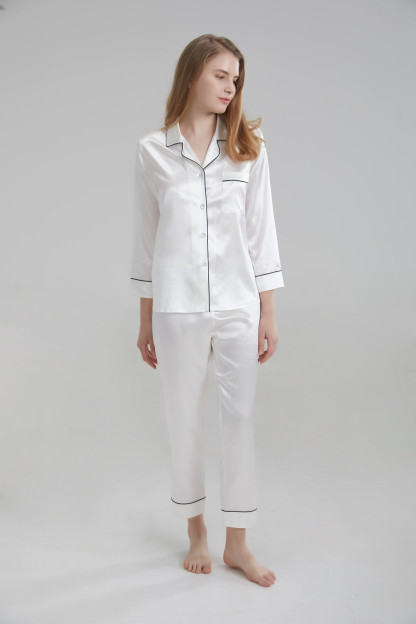 19 Momme Schlafanzug aus Seidenhemd