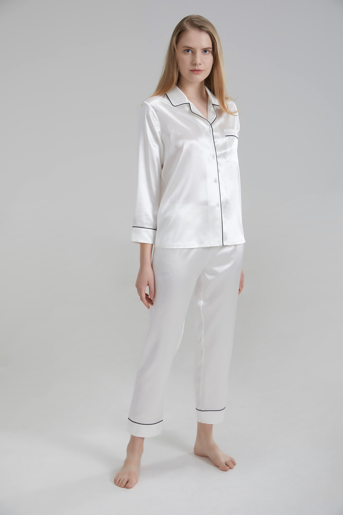 19 Momme Schlafanzug aus Seidenhemd