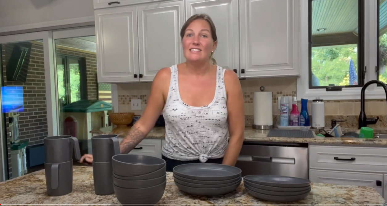 Super Cool Tableware brand[ shop with green], really good to use, recommended to everyone .