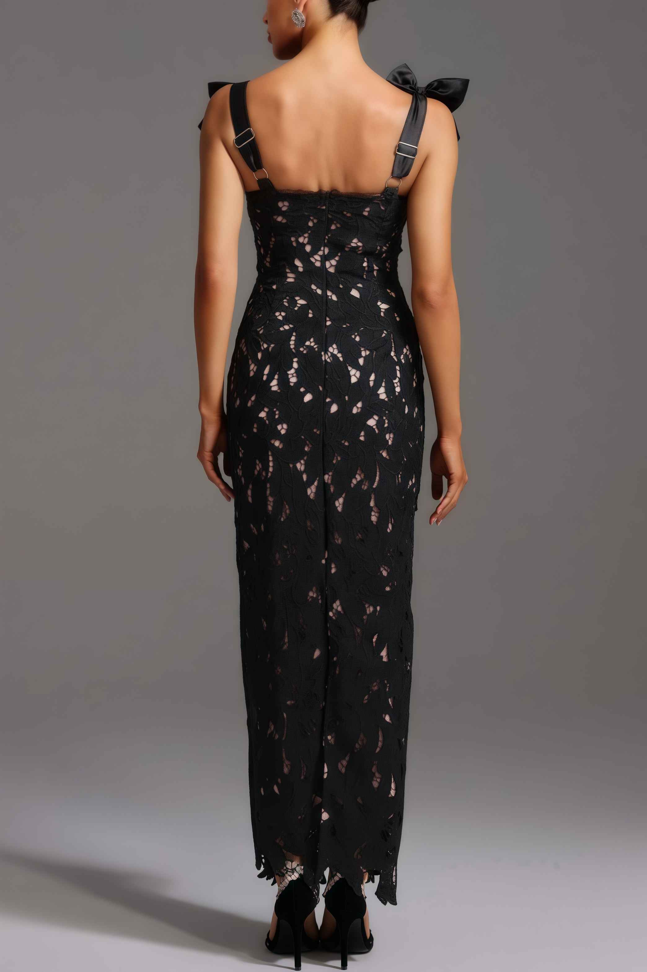 Calixea Sleeveless Lace Bow Maxi Dress