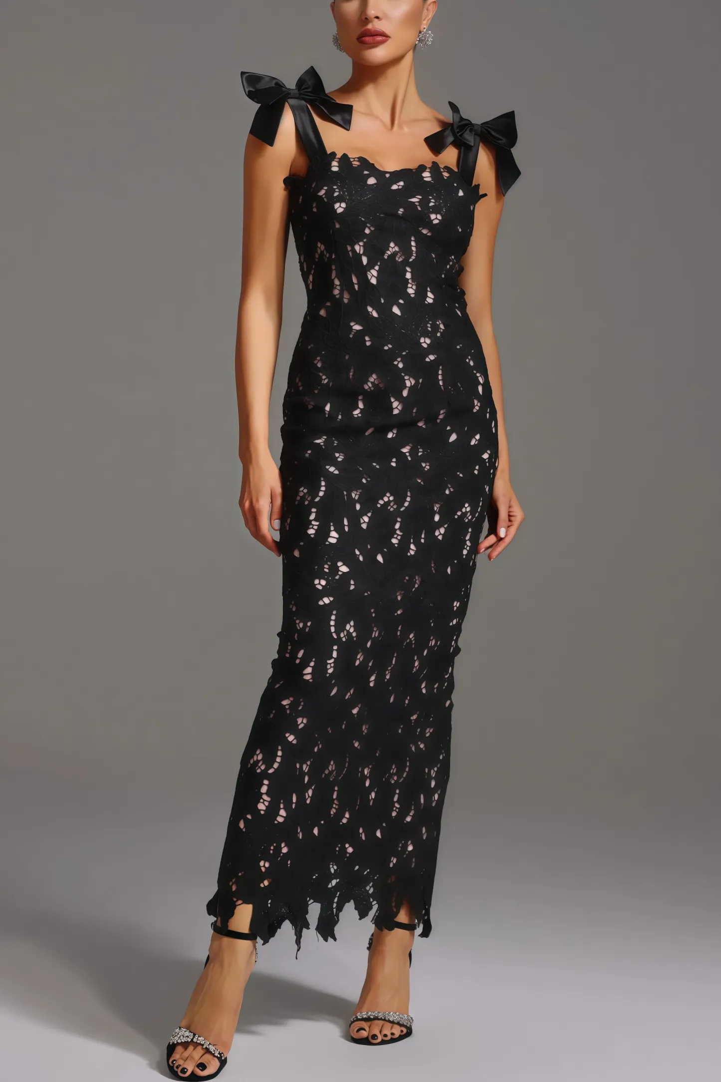 Calixea Sleeveless Lace Bow Maxi Dress