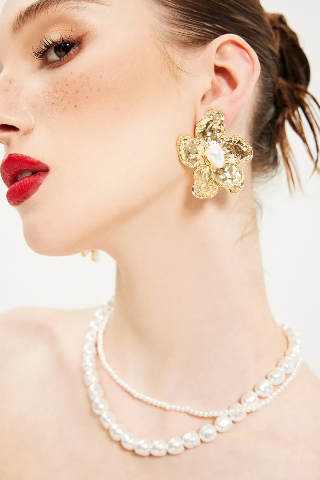 Harper Metal Flower Earrings