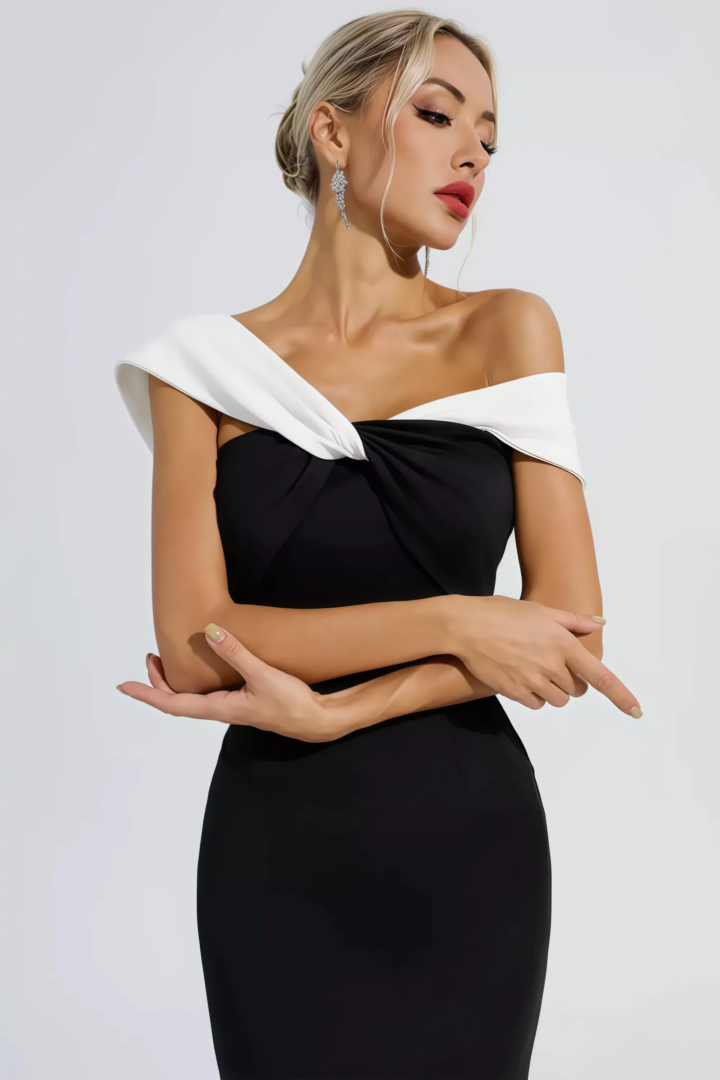 Zora Black Off-Shoulder Mermaid Maxi Dress