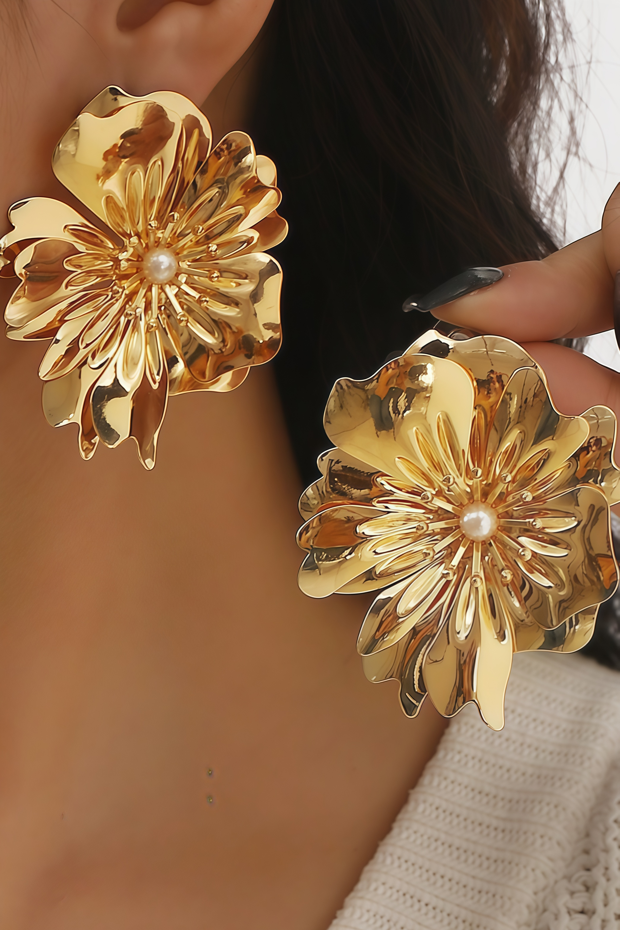 Jethro Large Flower Pearl Necklace