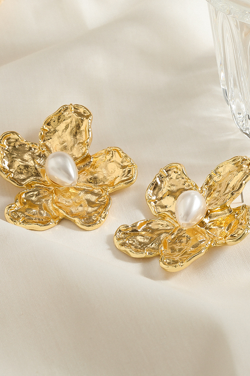 Harper Metal Flower Earrings