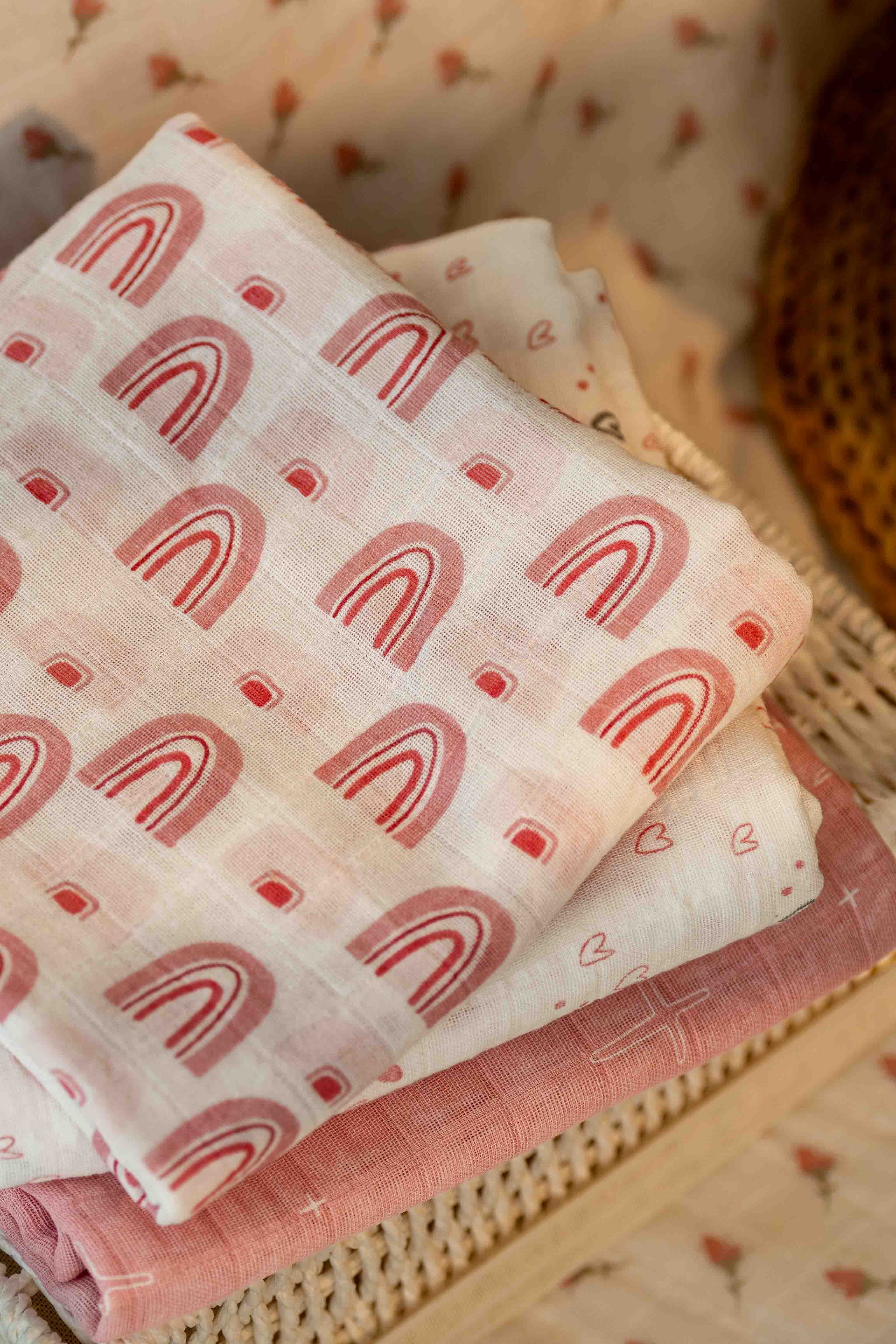 Muslin Swaddle Blankets 4-Pack | 31.5x43.3" | Rainbow's Thoughts
