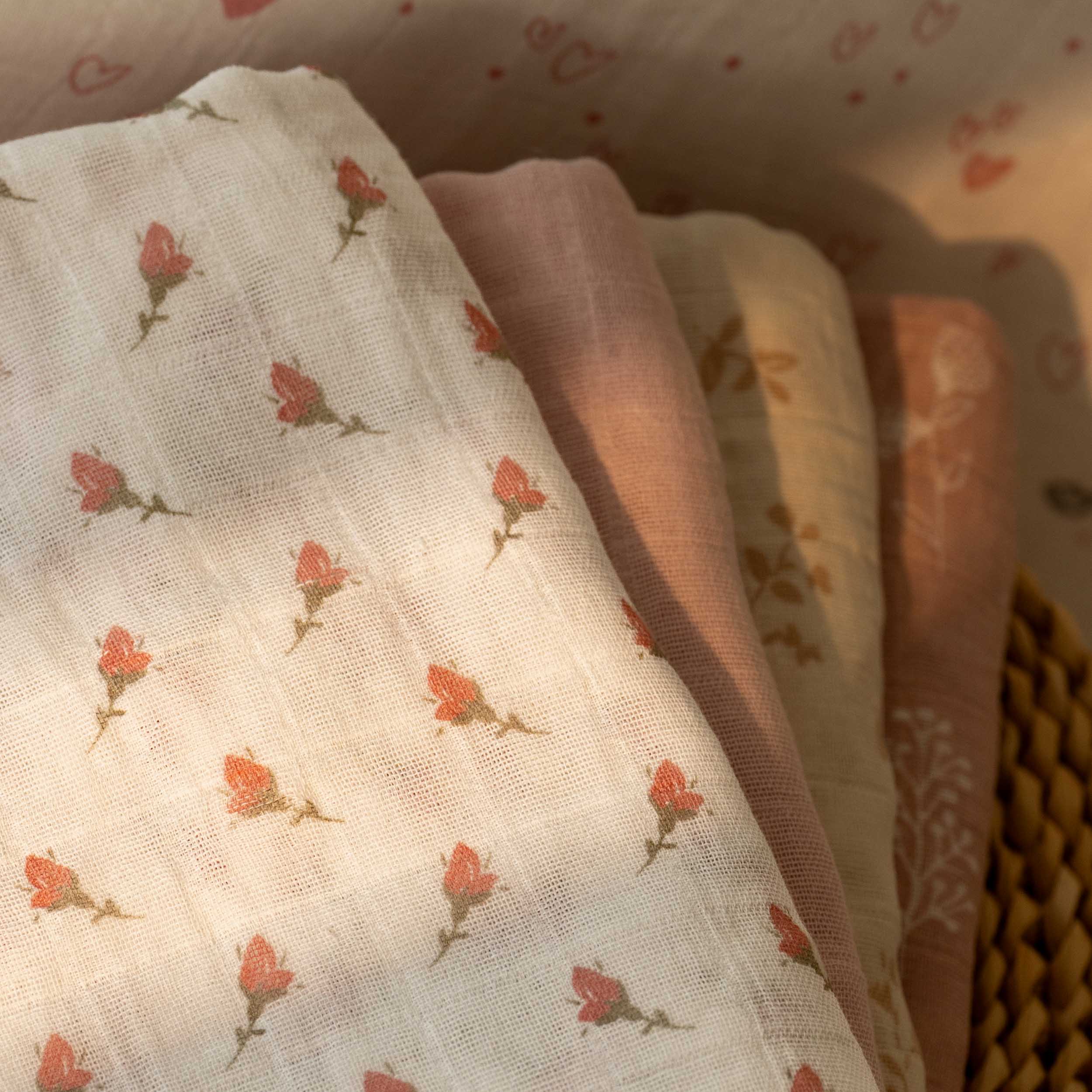 Muslin Swaddle Blankets 4-Pack | 31.5x43.3" | Elegant Flowers
