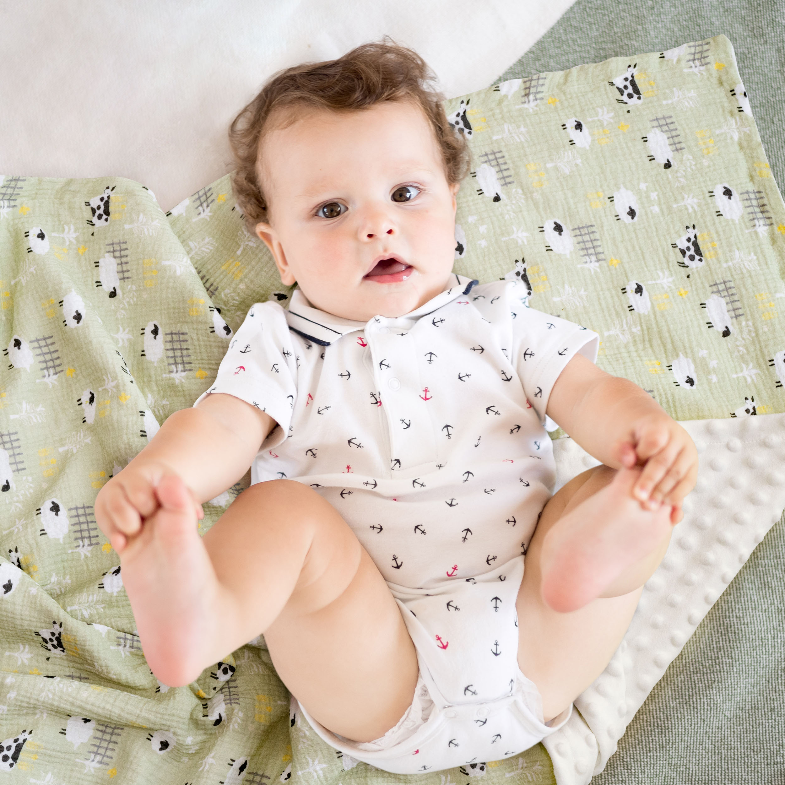 Happy Little Sheep | Muslin and Fleece Plush Dot Blanket | 30''*40''