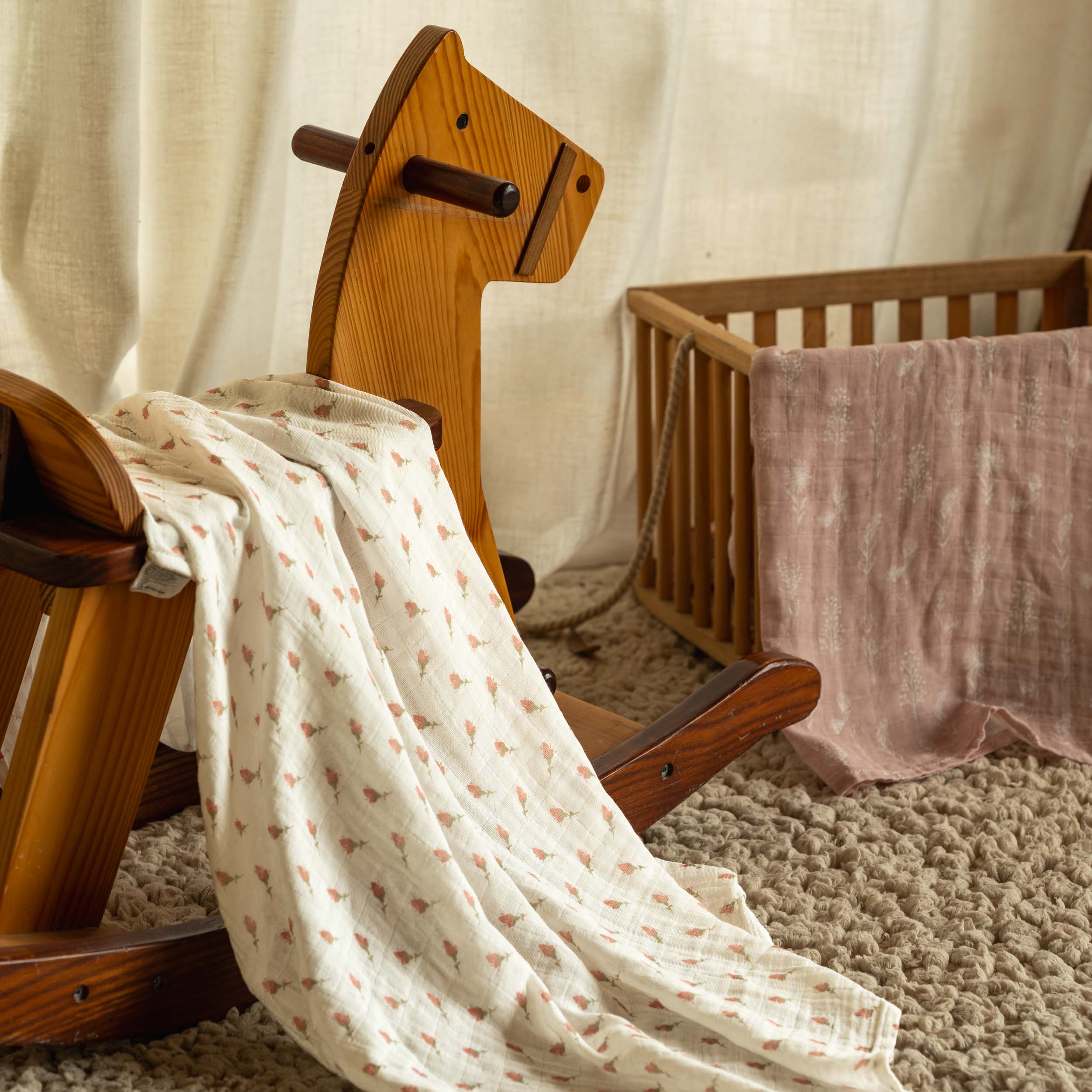 Muslin Swaddle Blankets 4-Pack | 31.5x43.3" | Elegant Flowers