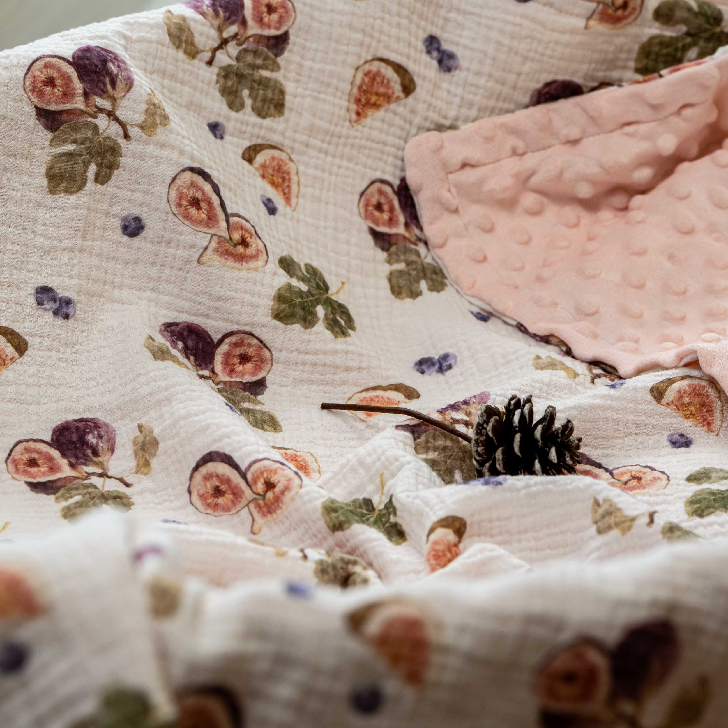 Heart of the Fig | Muslin and Fleece Plush Dot Blanket | 30''*40''