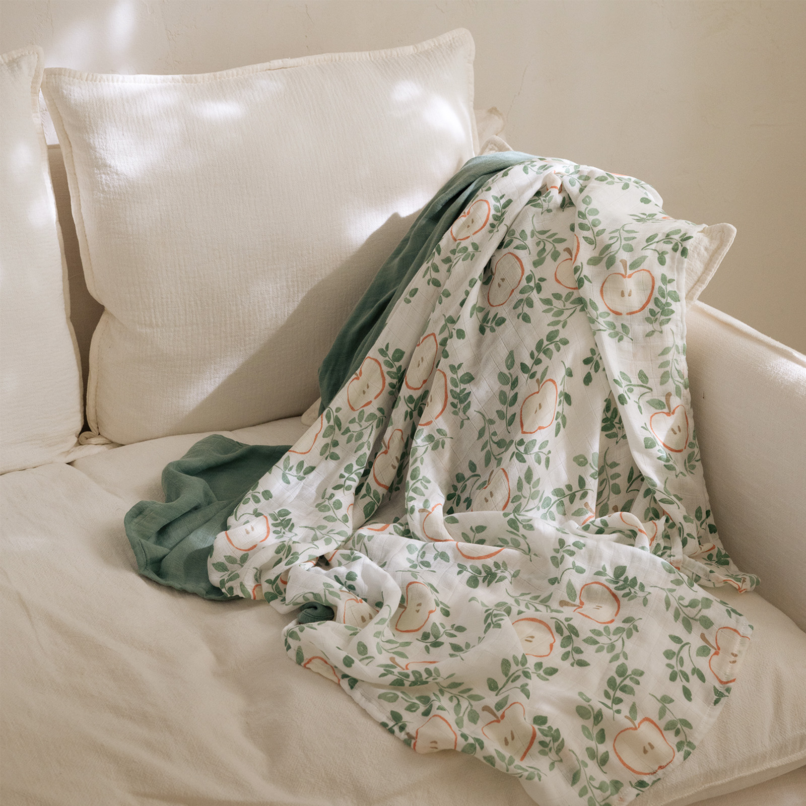 Muslin Swaddle Blankets 4-Pack | 35"x40" | Apple Paradise