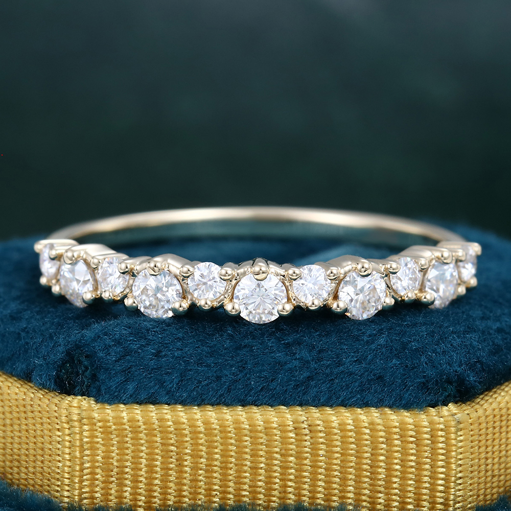 Juyoyo Round Moissanite Wedding Band Vintage Yellow Gold Anniversary Stacking Ring for Women
