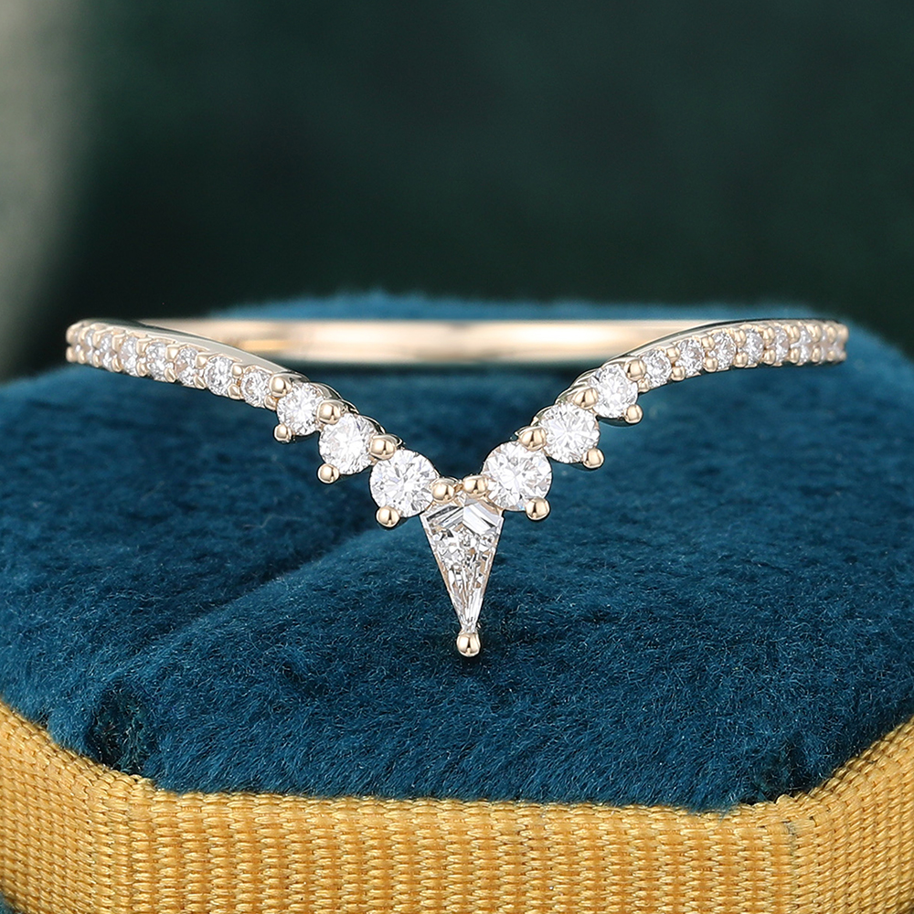 Juyoyo Pave Moissanite Curved Wedding Band Promise Anniversary Stacking Ring Yellow Gold 