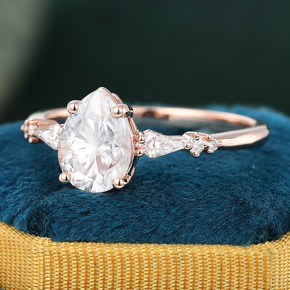 Juyoyo Pear Shaped Moissanite Engagement Ring Rose Gold Anniversary Promise Ring Gift