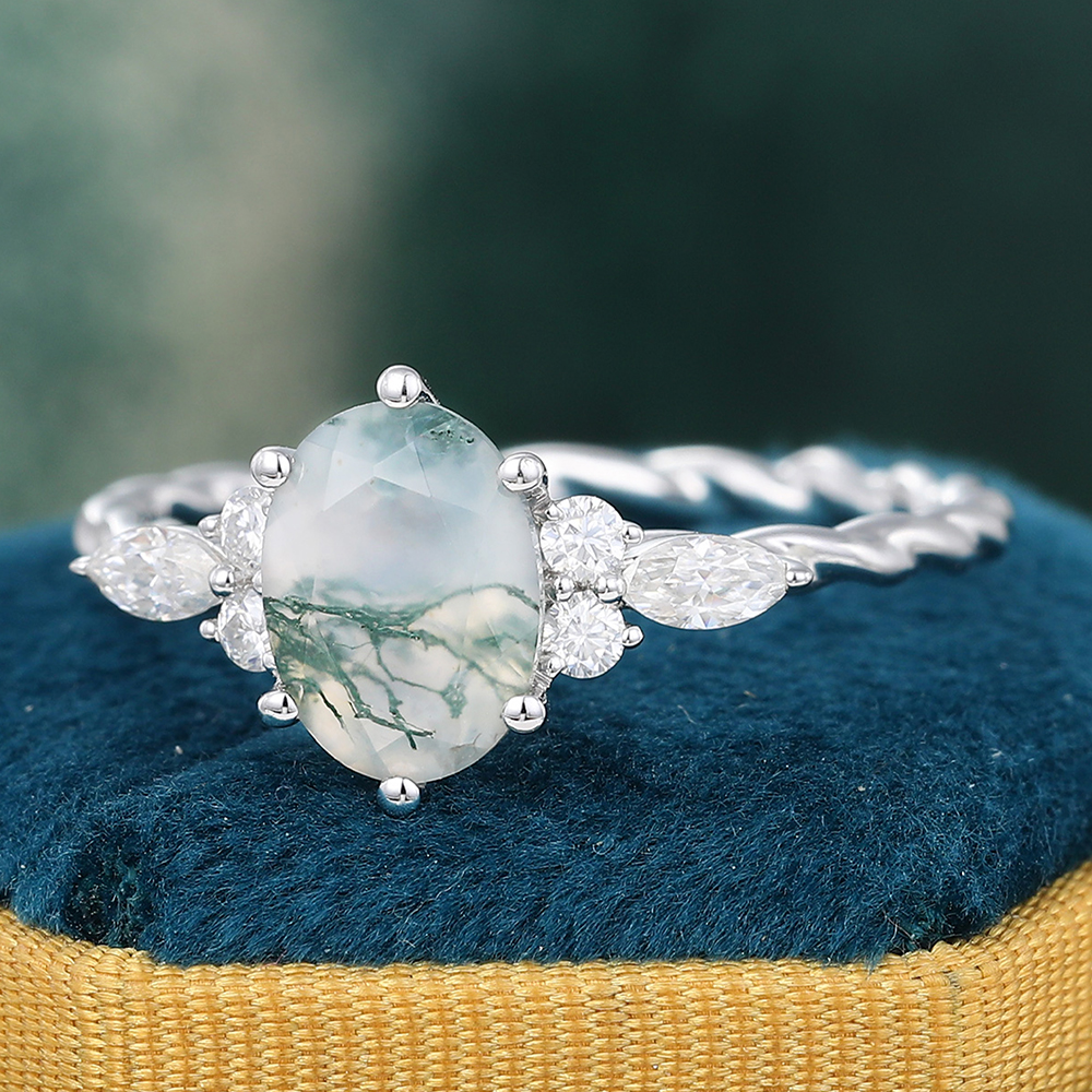 Silver Twist Natural Golden Moonstone Pendants Silver Twist Natural Golden Moonstone Pendants