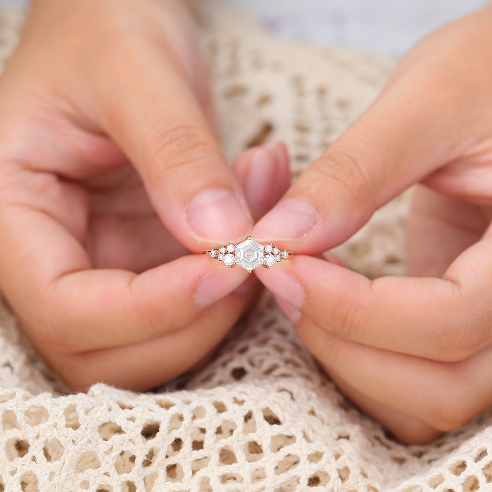 Juyoyo Hexagon Cut Moissanite Engagement Ring Vintage Diamond Cluster Ring in 14K Rose Gold